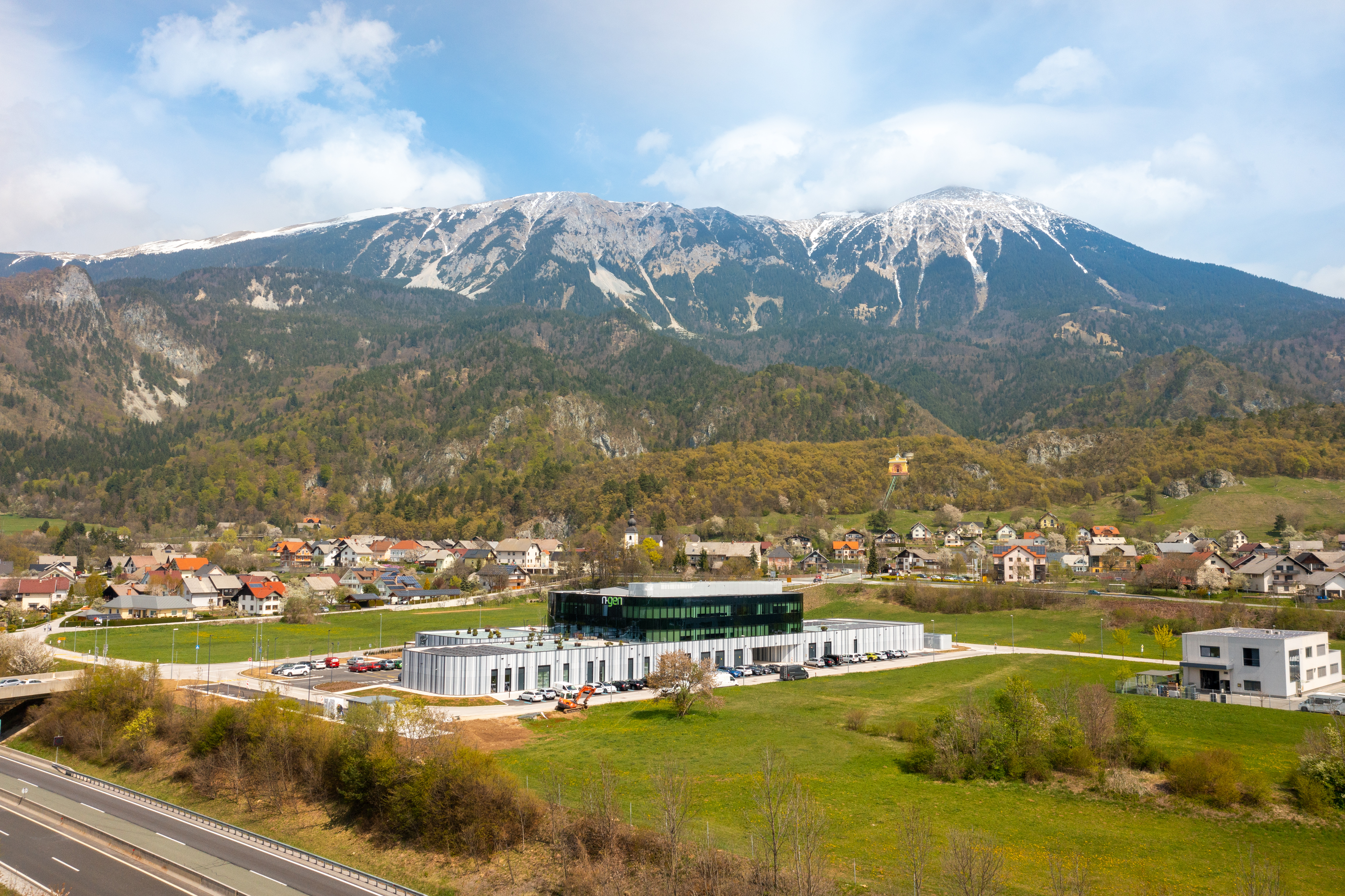 Komunalno opremljeno zemljišče Žirovnica 2.421 m2